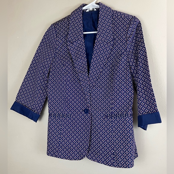 Women’s Blazer - Picture 3 of 3